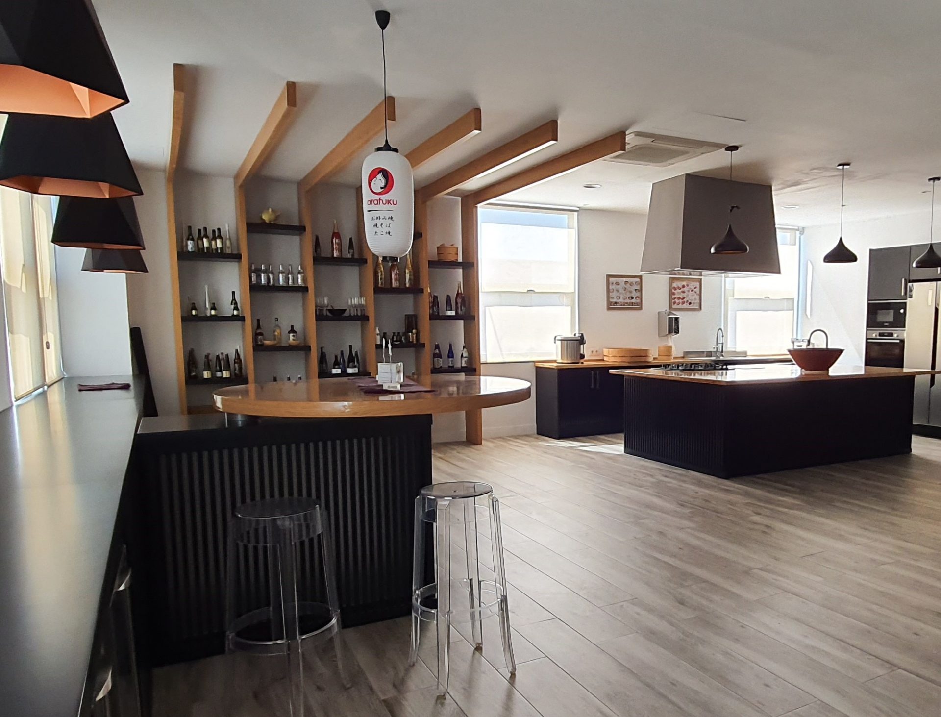 Déguster et se former au saké japonais dans le showroom à Madrid